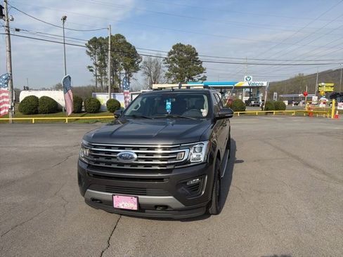 Used 2021 Ford Expedition Max XLT image 3
