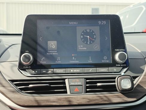 Used 2023 Nissan Altima 2.5 SV FWD image 14
