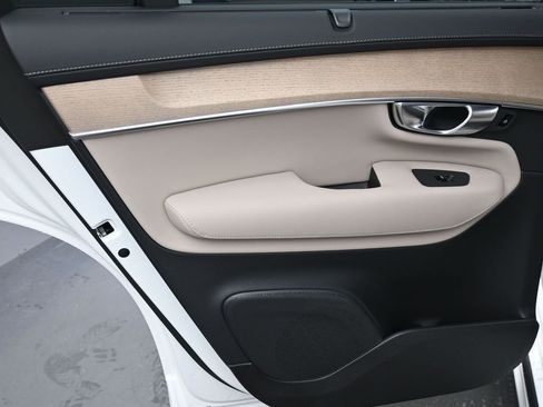 New 2026 Volvo XC90 B6 Ultra w/ Lounge Package image 19