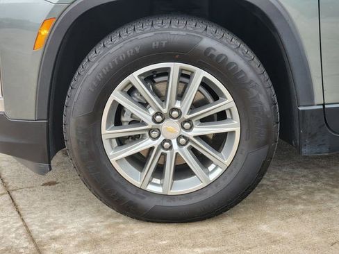Certified 2023 Chevrolet Traverse LT FWD image 9