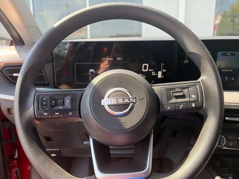 Used 2025 Nissan Kicks SV AWD/4WD image 27