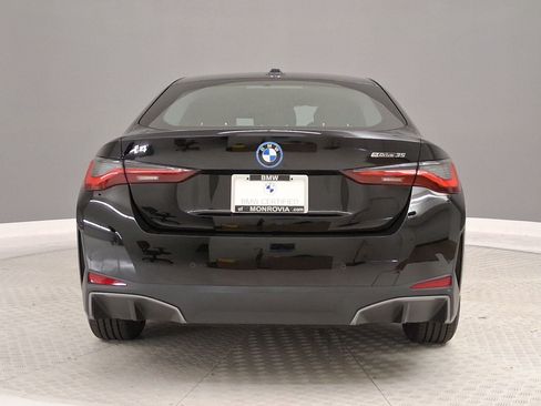 Used 2023 BMW i4 eDrive35 RWD image 10