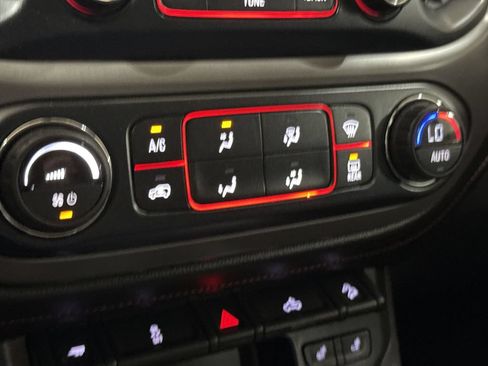 Used 2016 GMC Canyon SLE w/ All Terrain Package AWD/4WD image 16