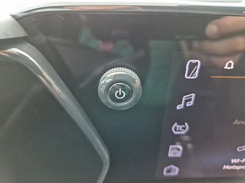 Used 2025 Chevrolet Trax RS w/ Driver Confidence Package image 16