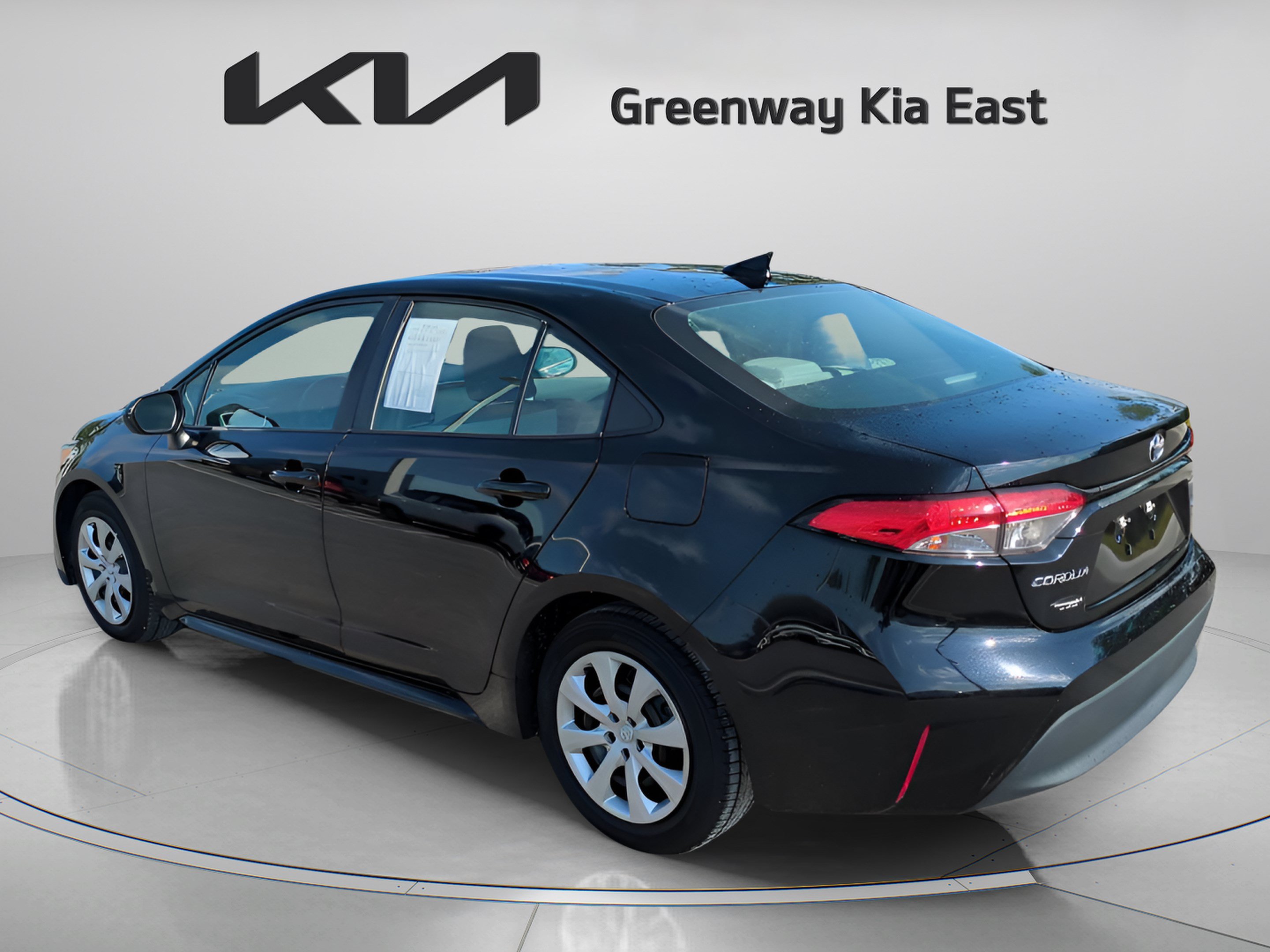 Used 2024 Toyota Corolla LE FWD image 7