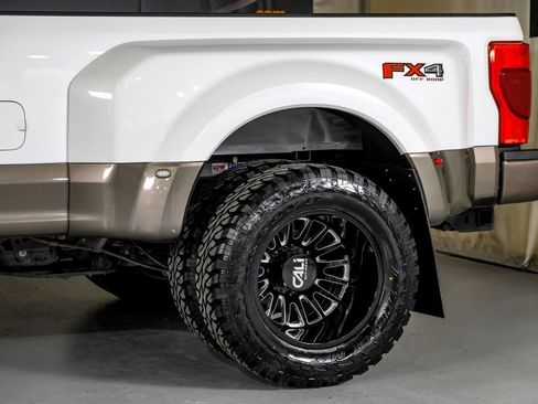 Used 2022 Ford F350 Lariat w/ Lariat Ultimate Package image 14