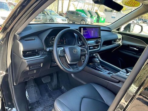 Used 2024 Toyota Grand Highlander AWD image 8