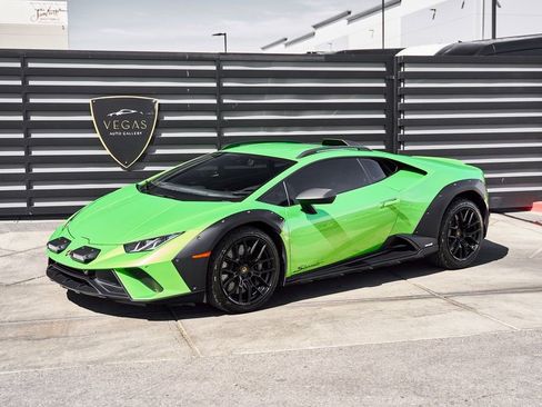 Used 2024 Lamborghini Huracan Sterrato image 6