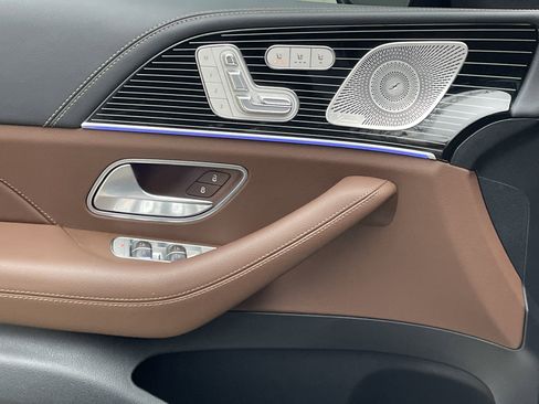 Certified 2025 Mercedes-Benz GLS 450 4MATIC image 19