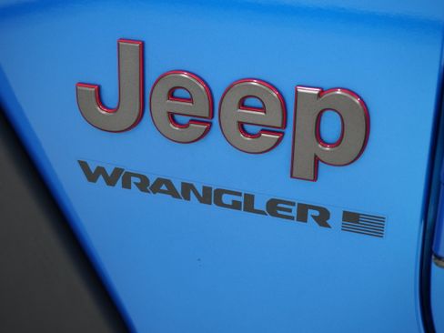 Used 2023 Jeep Wrangler Unlimited Rubicon w/ LED Lighting Group AWD/4WD image 10