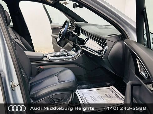 Certified 2025 Audi Q7 2.0T Premium w/ Convenience Plus Package AWD/4WD image 9