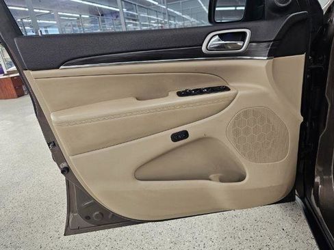 Used 2020 Jeep Grand Cherokee Limited image 27