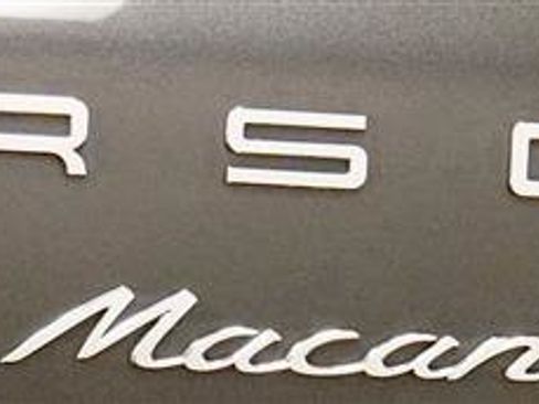 Used 2018 Porsche Macan AWD/4WD image 7