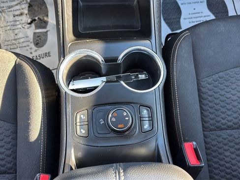 Used 2018 GMC Terrain SLE w/ Driver Convenience Package image 17