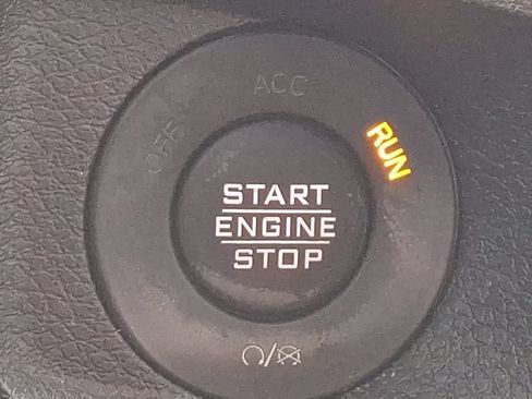 Used 2024 Jeep Wrangler Unlimited w/ Convenience Group AWD/4WD image 25