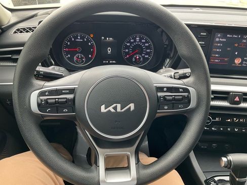 Used 2023 Kia K5 LXS image 12