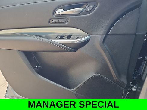 Used 2023 Cadillac XT4 Premium Luxury FWD image 27