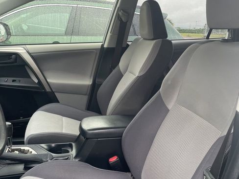Used 2013 Toyota RAV4 XLE AWD/4WD image 5