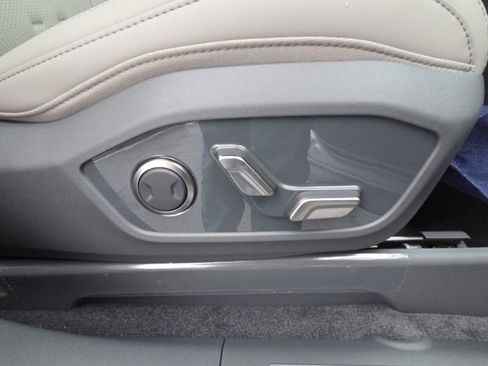 New 2026 Kia EV9 Wind image 19