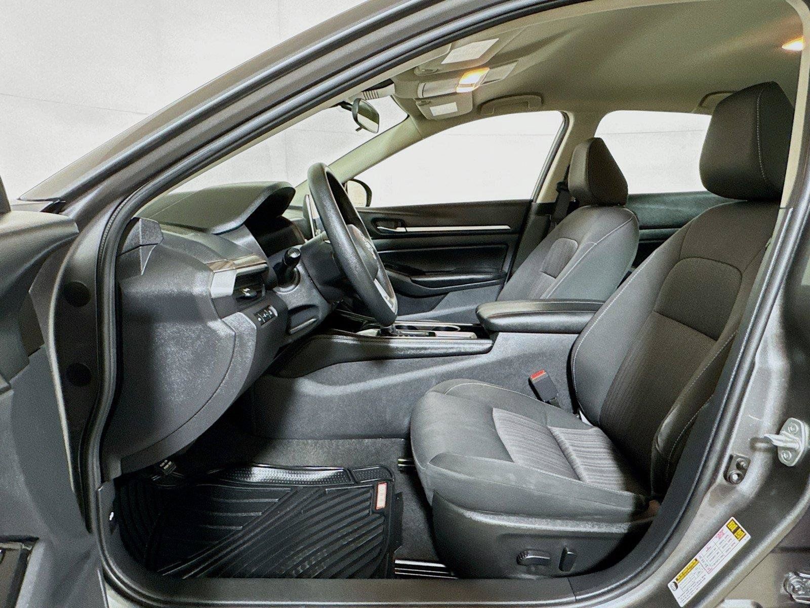Used 2023 Nissan Altima 2.5 SV FWD image 17