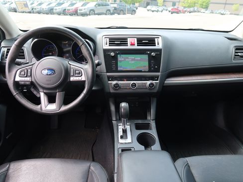 Used 2017 Subaru Outback 2.5i Limited AWD/4WD image 6