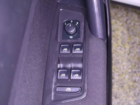 Used 2021 Volkswagen Tiguan S FWD image 35