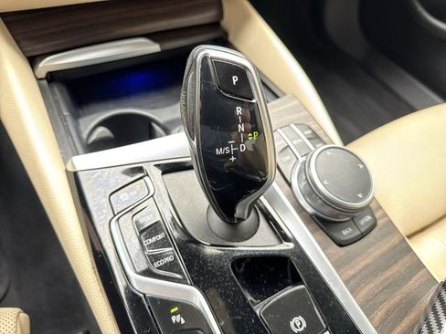 Used 2021 BMW 530i xDrive w/ Premium Package AWD/4WD image 15