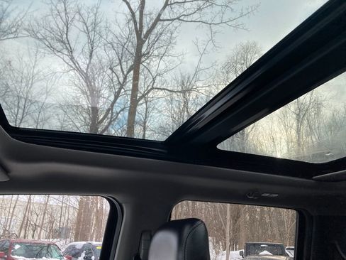 Used 2017 Ford F150 Lariat w/ Equipment Group 502A Luxury image 28