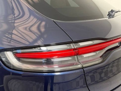 Used 2020 Porsche Macan AWD/4WD image 13