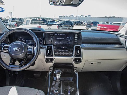 Used 2021 Kia Sorento S image 5