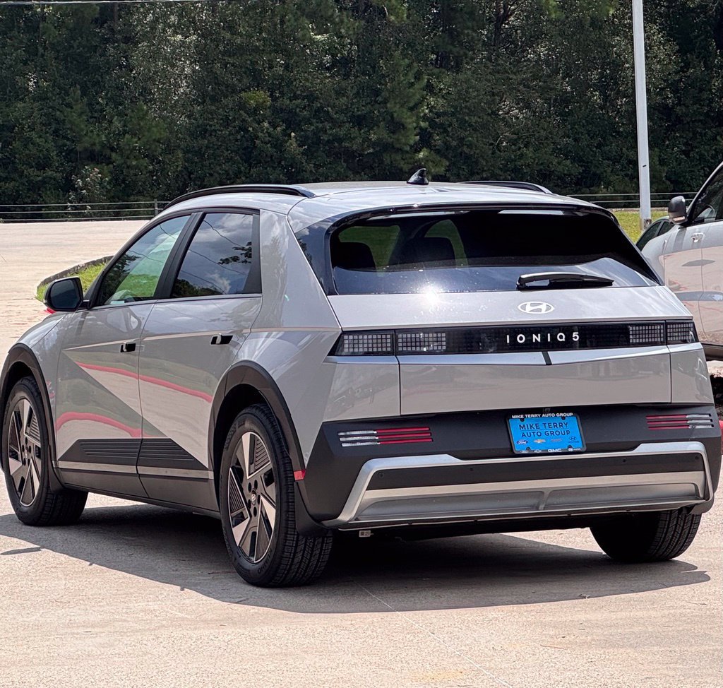 New 2027 Hyundai Ioniq 5 SEL RWD image 13