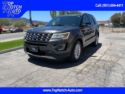 Used 2017 Ford Explorer XLT w/ Equipment Group 201A FWD image 1