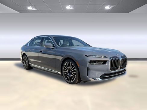 New 2026 BMW i7 xDrive60 w/ Executive Package AWD/4WD image 5