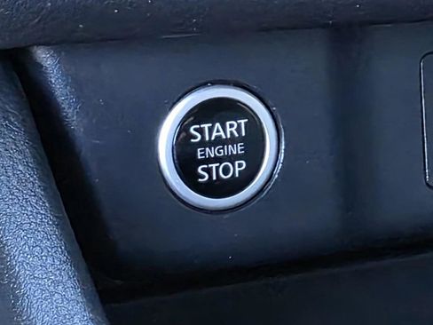 Used 2023 Nissan Rogue SV image 16