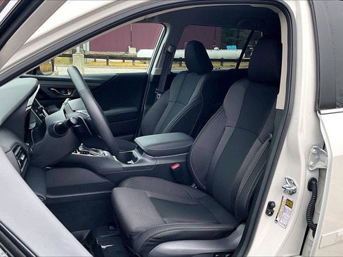 Used 2025 Subaru Outback Premium image 21