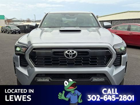 Used 2024 Toyota Tacoma TRD Sport image 2