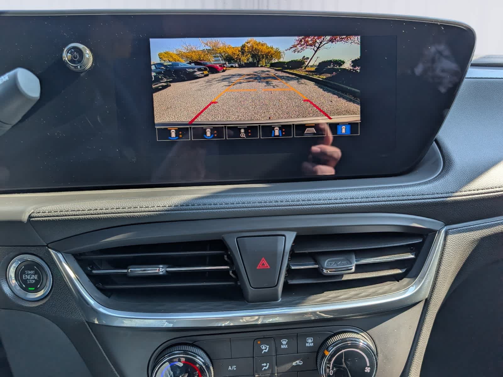 Certified 2024 Buick Encore GX Preferred w/ Advanced Technology Package FWD image 26