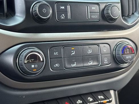 Used 2019 Chevrolet Colorado Z71 image 18