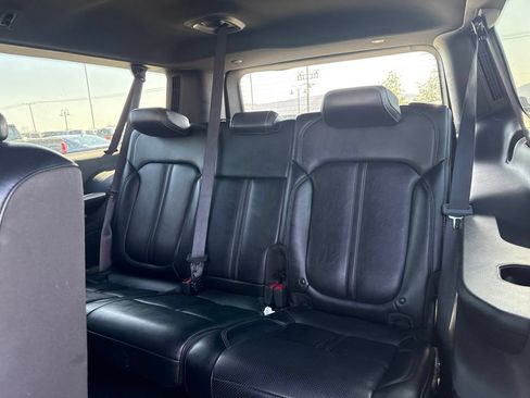 Used 2024 Jeep Wagoneer L Series II RWD image 19