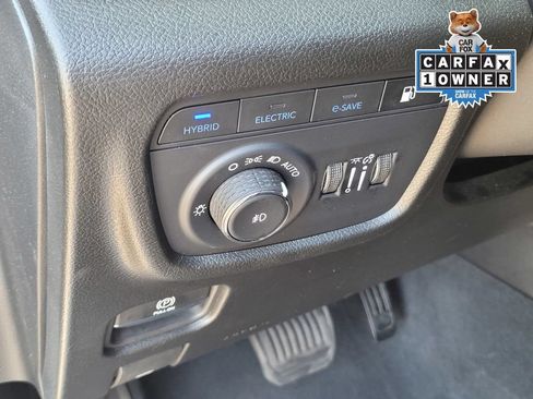 Used 2022 Jeep Grand Cherokee Trailhawk w/ Luxury Tech Group III AWD/4WD image 17