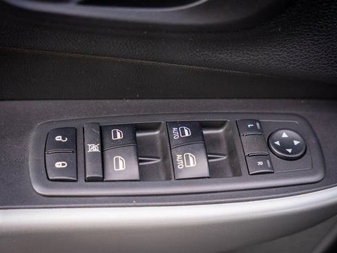 Used 2018 Jeep Cherokee Trailhawk w/ Cold Weather Group image 14