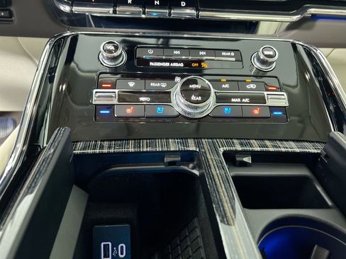 Used 2024 Lincoln Navigator Black Label image 24