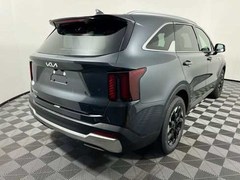 New 2026 Kia Sorento S image 3