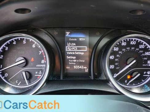 Used 2018 Toyota Camry SE w/ Moonroof Package FWD image 23