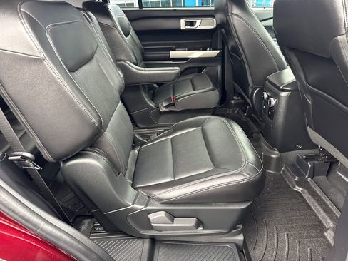 Used 2022 Ford Explorer Limited w/ Equipment Group 301A image 16
