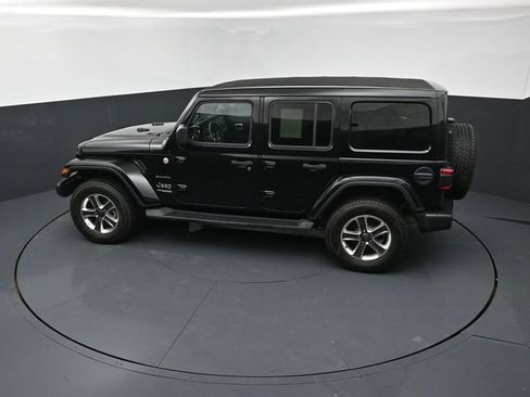 Used 2022 Jeep Wrangler Unlimited Sahara w/ Cold Weather Group AWD/4WD image 15
