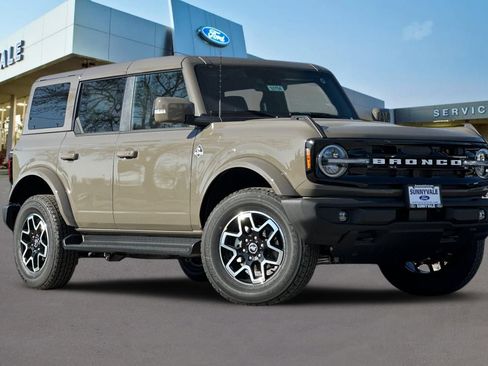 New 2025 Ford Bronco Outer Banks image 2