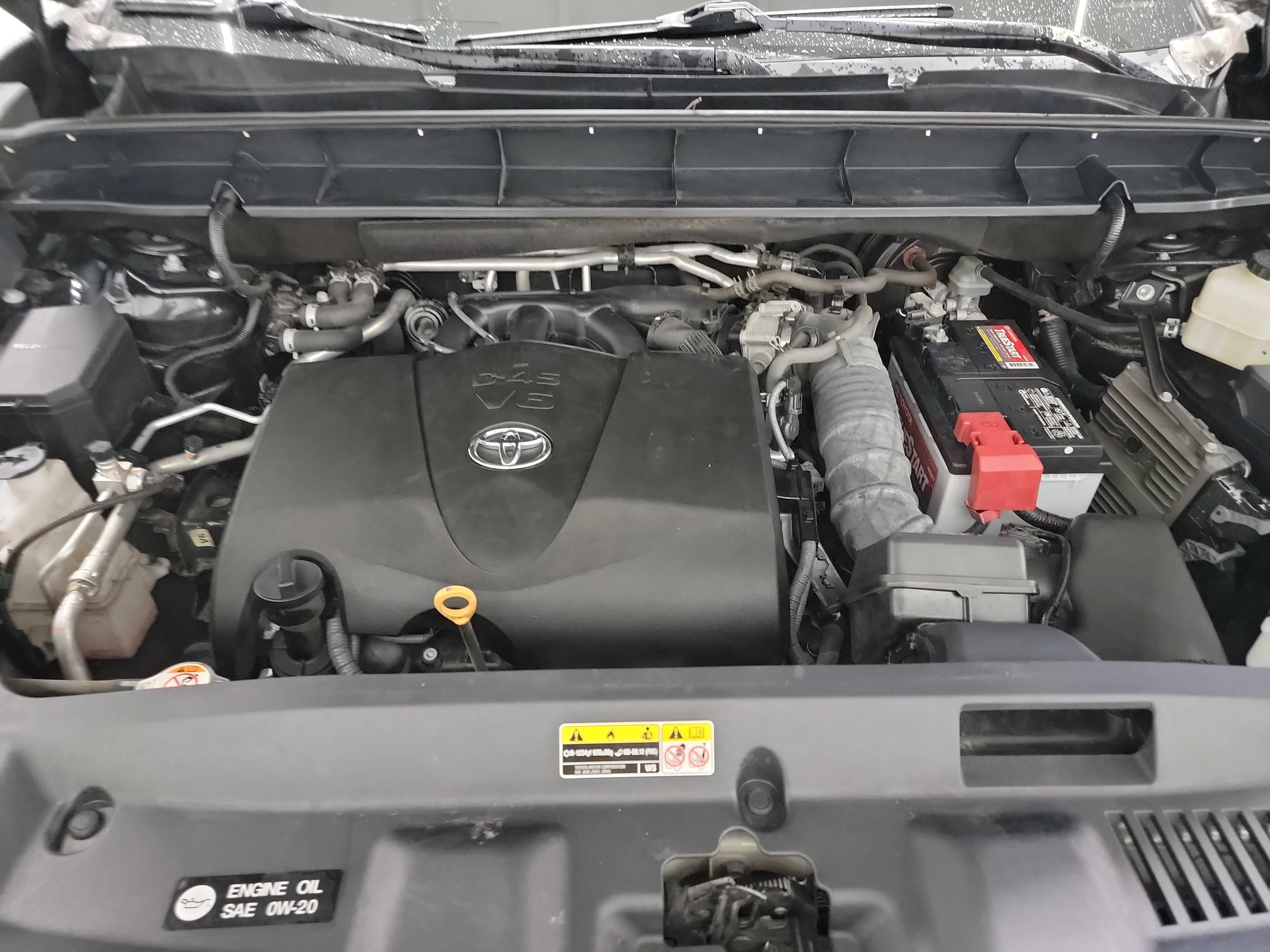 Used 2021 Toyota Highlander XLE AWD/4WD image 25