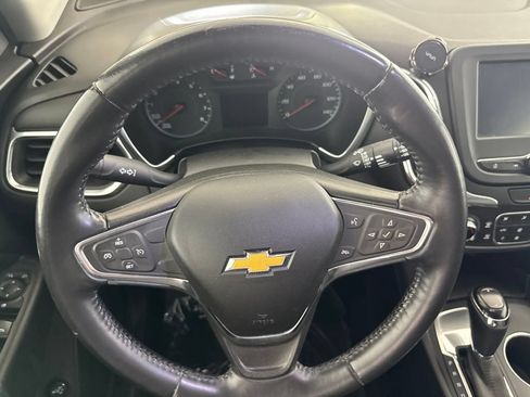Used 2018 Chevrolet Equinox LT FWD image 26