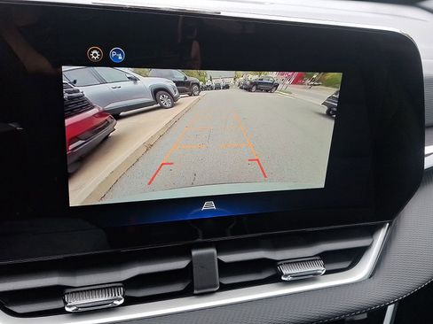 New 2026 Chevrolet Equinox LT w/ Convenience Package II image 18